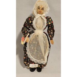 Vintage Ozart Walnut Head The Pioneer Grandma Snazzy Doll 9 Inch